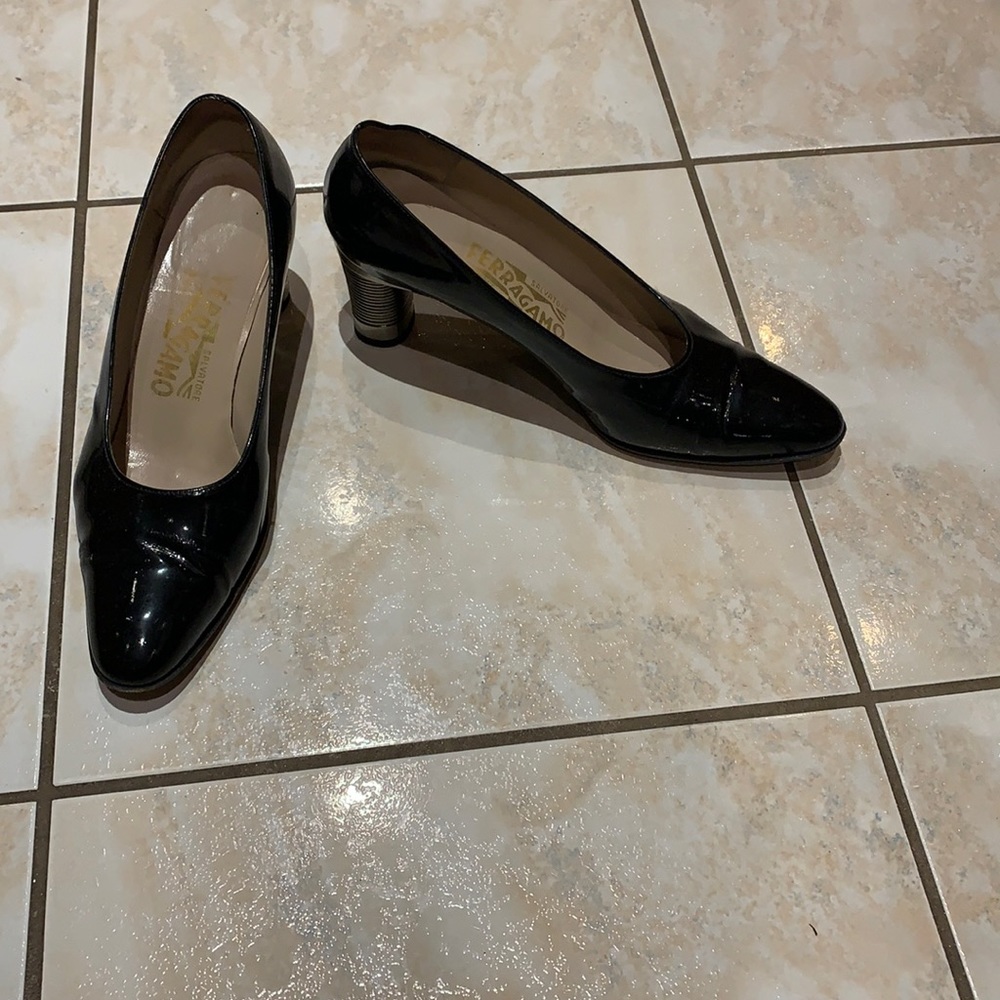 Black patent Salvatore Ferragamo pump